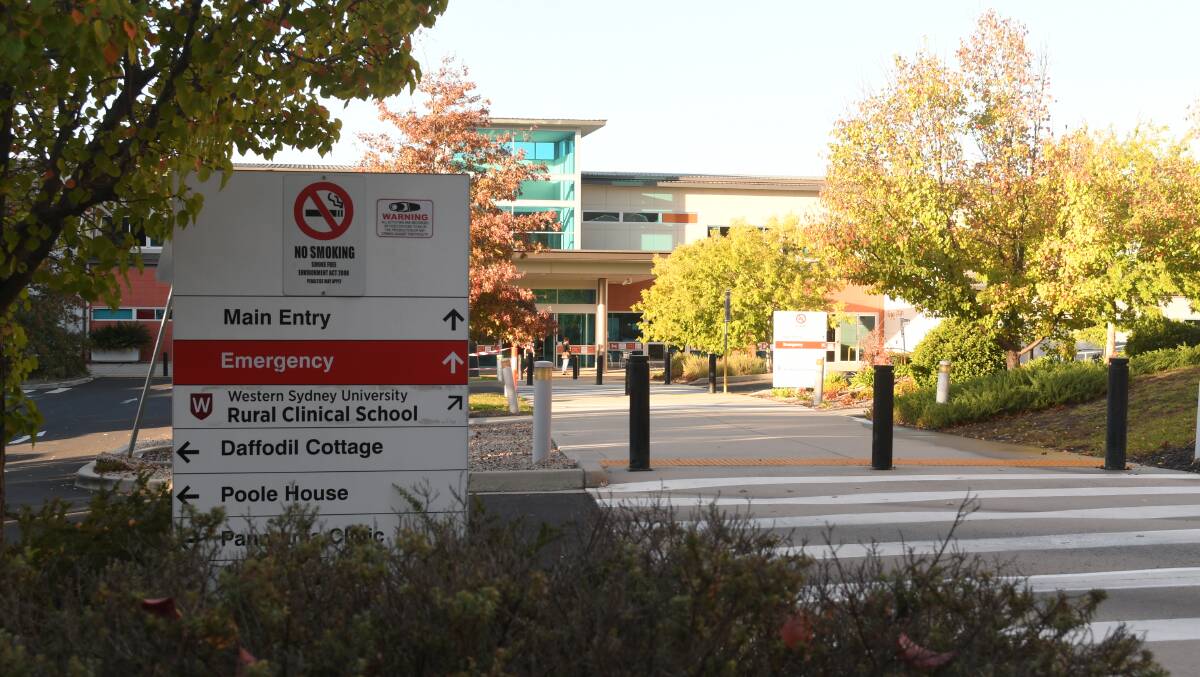 Hospital turns away visitors as restrictions ramp up to minimise COVID risk