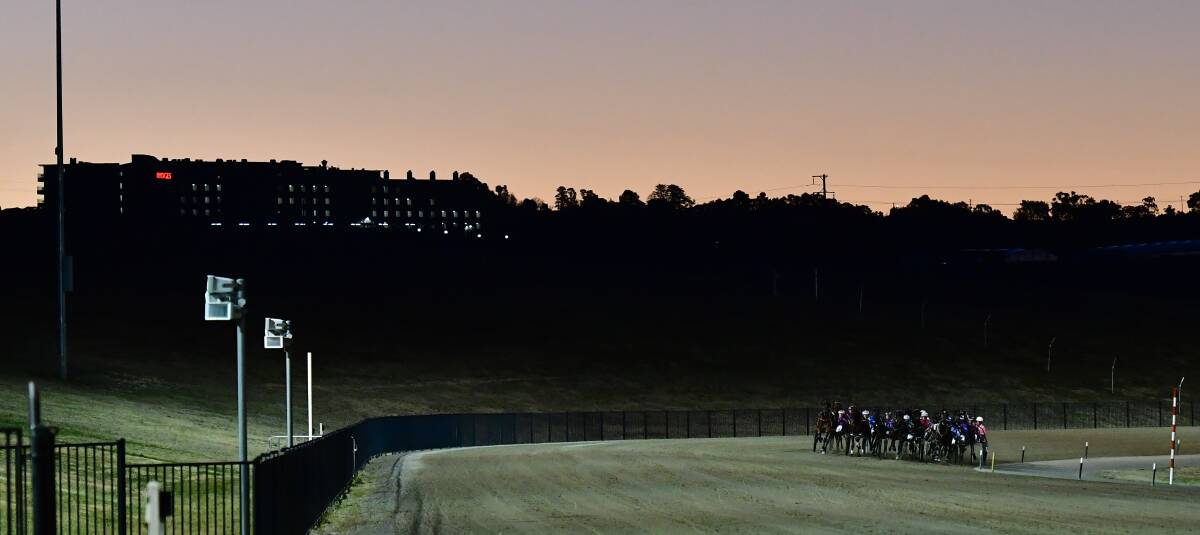 SNAPSHOT: The scenic view as the sun set over over the Bathurst trots on Wednesday. Photo: ALEXANDER GRANT