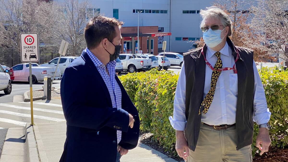TOP SHOTS: Member for Bathurst Paul Toole, left, and Dr Ross Wilson are
urging residents from across the region to get vaccinated against COVID-19. Photo: SUPPLIED
