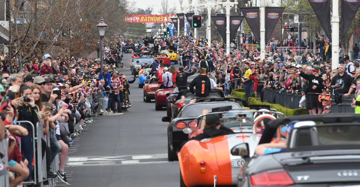 FANS-TASTIC: Thousands of people lined William Street for the 2018 transporter and drivers' parade.