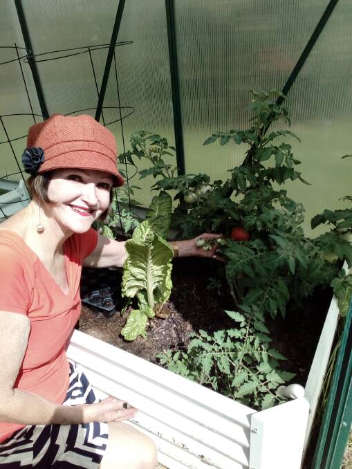 COMPETITION WINNER: Marlena Welch won the first ripe tomato in Bathurst competition.
