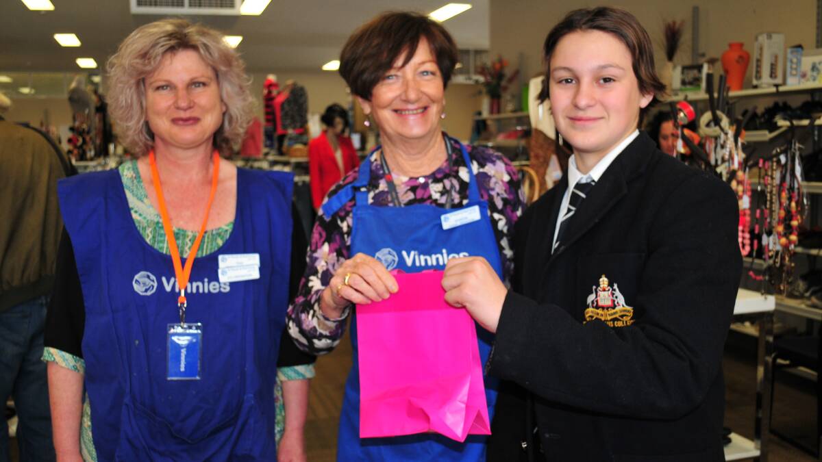 THANKS- Sharon Townsend and Tina Ayoub (from St Vincent de Paul)  with Hamish Gibson from Stannies.