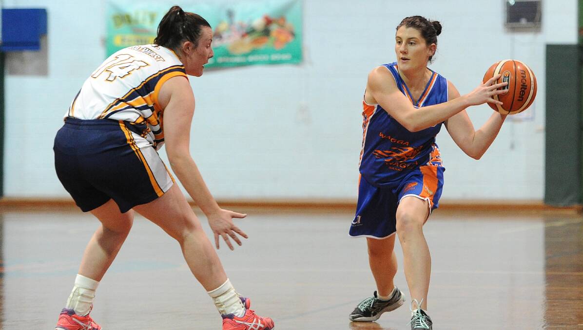 ALMOST: Chelsea Noon (left) and the Bathurst Goldminers went down 74-66 in their State League grand final. Photo: LAURA HARDWICK 070216lhminers3