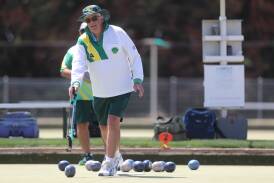 Vic Graham in action at the Majellan Bowling Club. Picture by Phil Blatch.