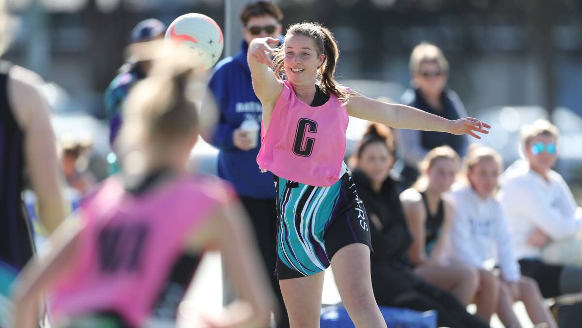 TOP FOUR ACHIEVED: Maddy Coombes fires off a pass for Panthers Agriwest earlier this season. Agriwest face Collegians Mystified this Saturday. Photo: PHIL BLATCH
