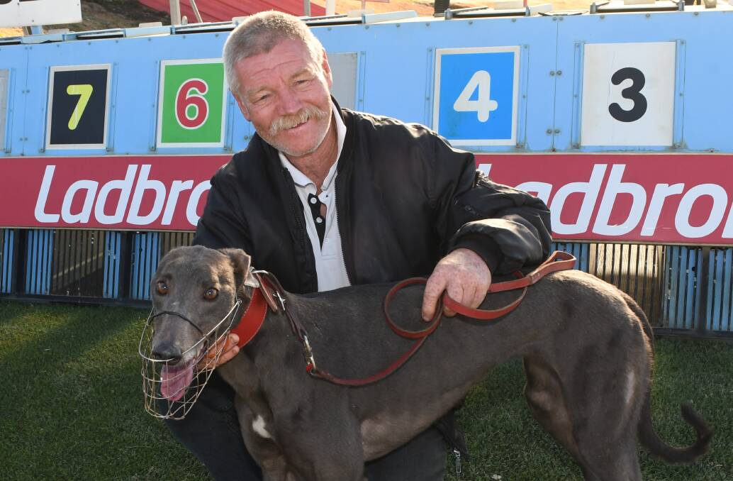 ONE TO WATCH: Stephen Cleary, pictured with Calypso Silver, has Calypso Blitz going around in Monday's Soldier's Saddle Semi-Finals. Photo: CHRIS SEABROOK 082718cdogs1a