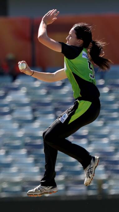 ACROSS THE DITCH: Lisa Griffith, pictured bowling for the Sydney Thunder, recently enjoyed a cameo in New Zealand's premier Twenty20 competition. Photo: AAP