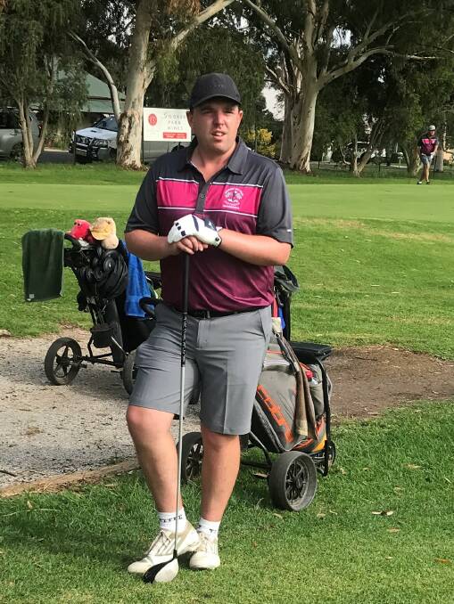 ON THE GREENS: Casey White's division two side went down while Bathurst's division one team continued their unbeaten run. Photo: BX GOLF CLUB