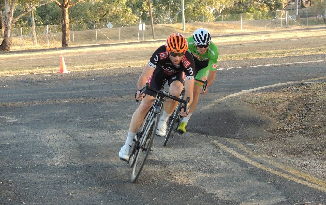 HIGH SPEED: Craig Hutton leads Will Hodges during a 2019 criterium at Sulman Park. Racing returns to the Mount Panorama venue this Tuesday.