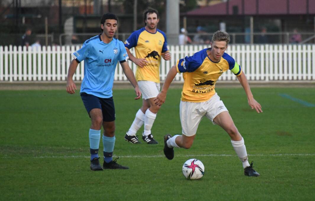 Gallery: MACQUARIE UNITED v BATHURST '75. Pictures: Amy McIntyre