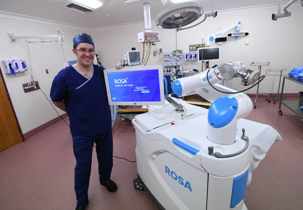 MEDICAL ADVANCE: Orthopaedic surgeon Dr Lachlan Host with the ROSA Knee System at Bathurst Private Hospital. Photo: CHRIS SEABROOK 070720cdrhost
