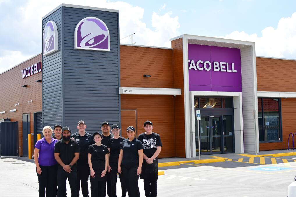 Taco Bell Bathurst staff ahead of the opening day. Picture by Rachel Chamberlain