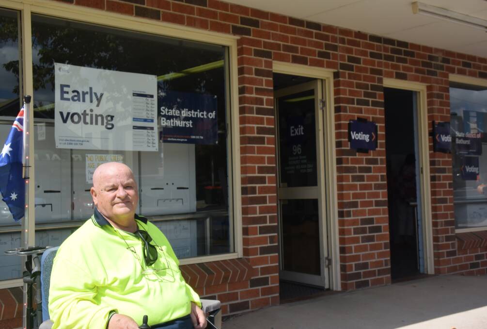 NARROW: Bathurst Regional Access Committee chairman Bob Triming outside of the Bathurst early voting centre in Bentinck Street, which has narrow doorways. 031519rcvote 