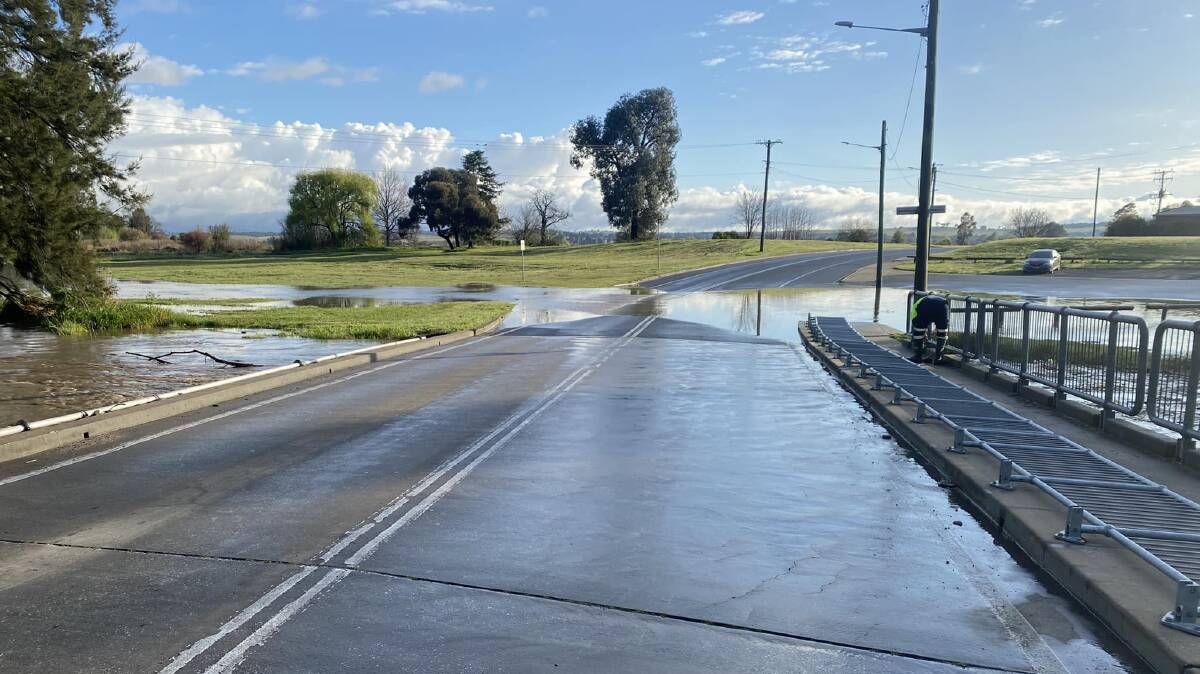 Hereford Street has been closed at the low level bridge due to a rapid rise of the Macquarie River. Picture by Bathurst Regional Council 