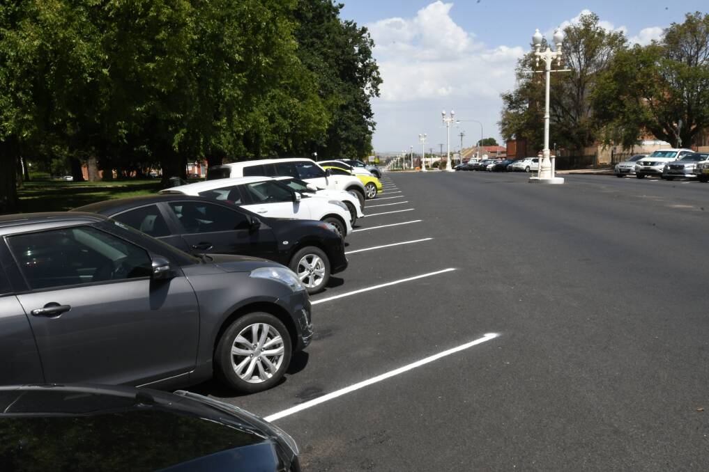LINE UP: Bathurst Regional Council has introduced lined parking to another block in the central business district, this time on Keppel Street. Photo: CHRIS SEABROOK 011619cparkng3