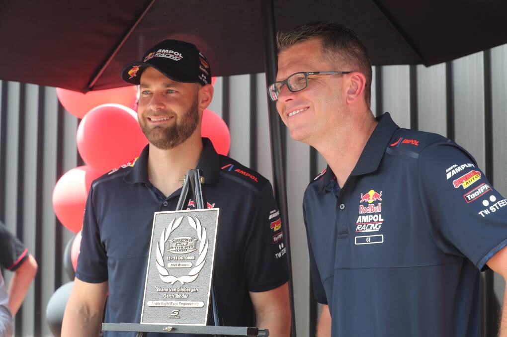MOMENTO: Supercars drivers Shane van Gisbergen and Garth Tander with their plaque for winning the 2020 Bathurst 1000. Photo: PHIL BLATCH