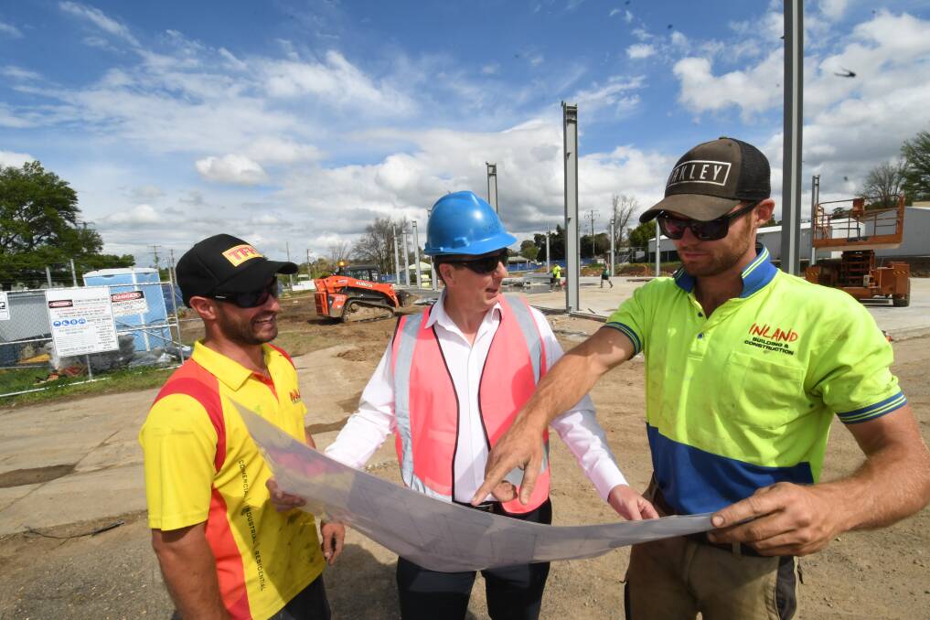 ON SITE: Glenray's Craig Shiel (centre) with Inland Building and Construction's leading hand James Gibbons and site foreman Ashley Jones. Photo: CHRIS SEABROOK 101718cglenray