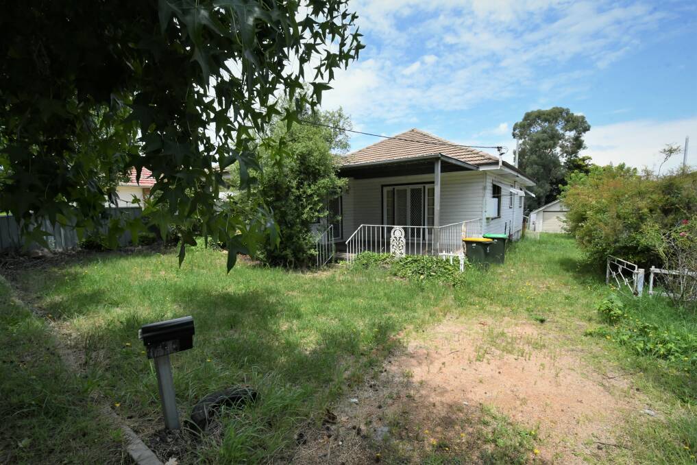  EARMARKED TO GO: A house and shed at 14 Russell Street, Gormans Hill could be demolished to make way for two boarding houses. Photo: CHRIS SEABROOK 13022chouse4
