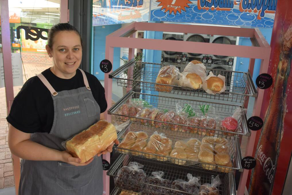 IN DEMAND: Owner of Bakehouse on the Boulevard, Lauren Mason, with one of the bakery's most popular items, fresh bread. Photo: RACHEL CHAMBERLAIN