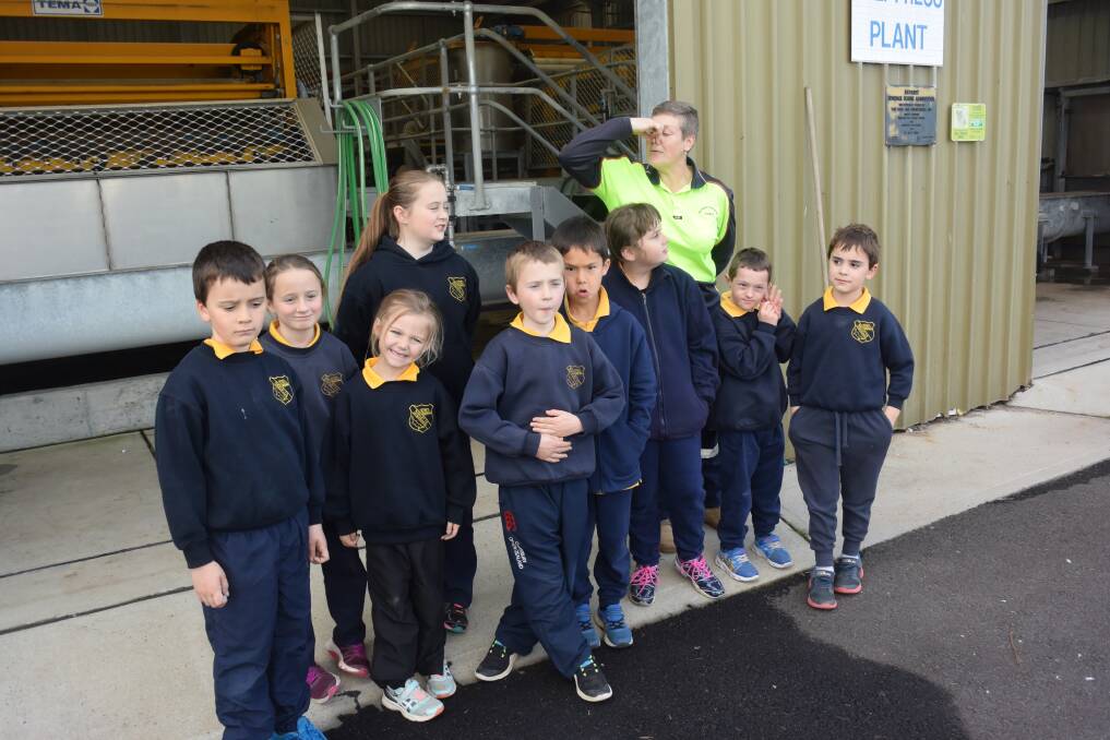 Bathurst waste water treatment plant lab supervisor Rhonda Forrest with kids from Rockley Public School as they finished their tour. 
