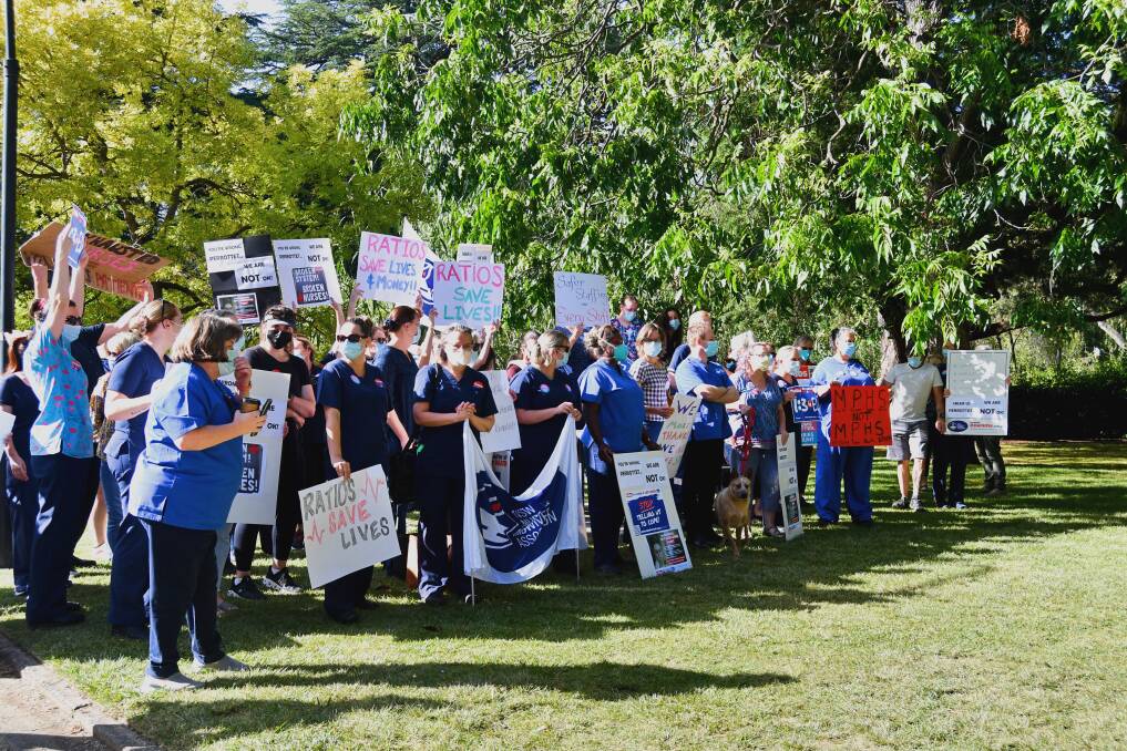 IN PHOTOS: Nurses and midwives rally in Bathurst's Machattie Park