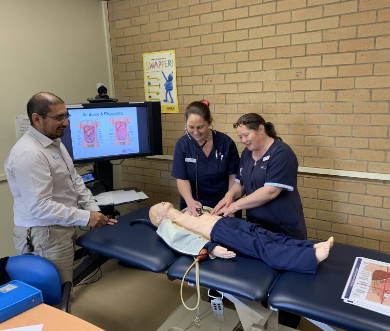 HANDS ON EXPERIENCE: Jamie Coello, Operations Manager for the Rural Generalist Nurse Education Team with WNSWLHD nurses taking part in RG-NET training. Photo: WNSWLHD