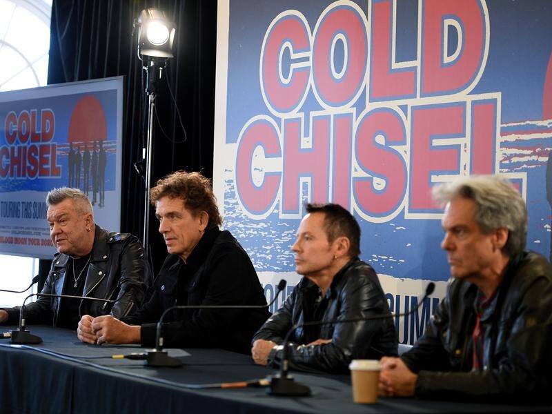 Cold Chisel's concert at Rutherglen in Victoria has been cancelled of hazardous bushfire smoke.