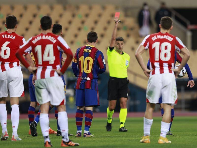 Barcelona's Lionel Messi has been sent off in the Spanish Super Cup final against Athletic Bilbao.