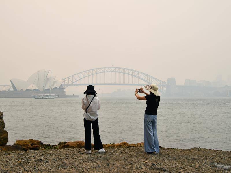 With no end in sight for drought, fires and smoke over NSW, locals are praying for rain in 2020.
