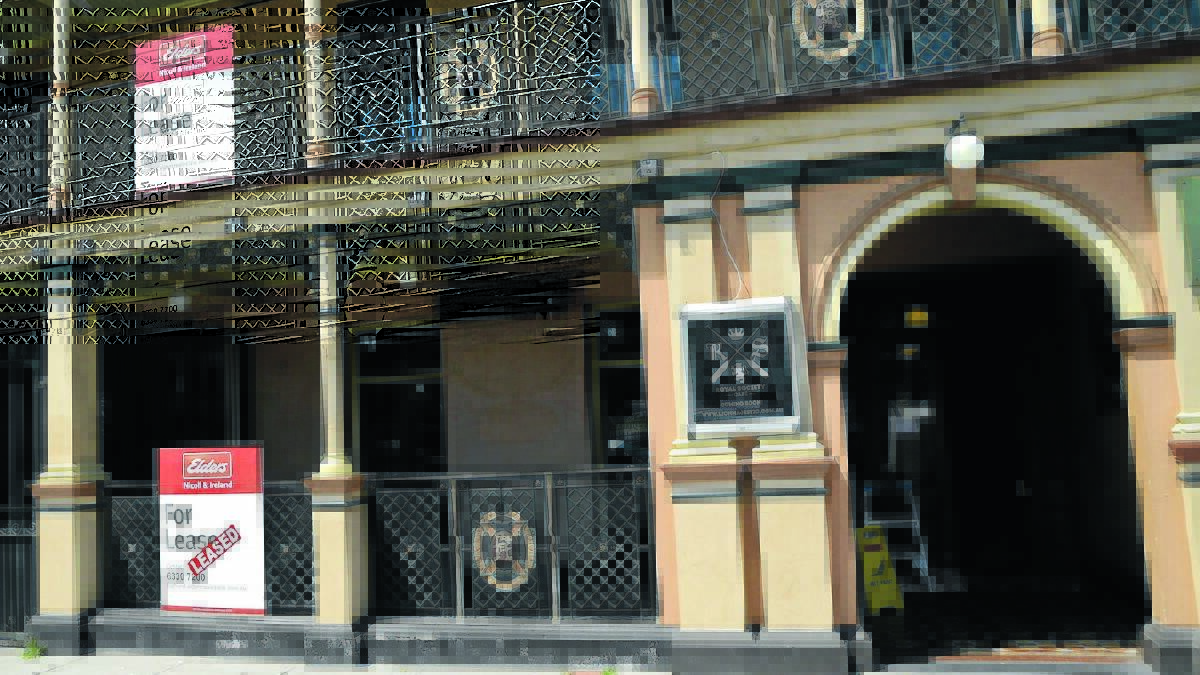 Bathurst hotelier and cafe owner Ash Lyons is taking over the lease at the former Elie's Cafe site on William Street.
