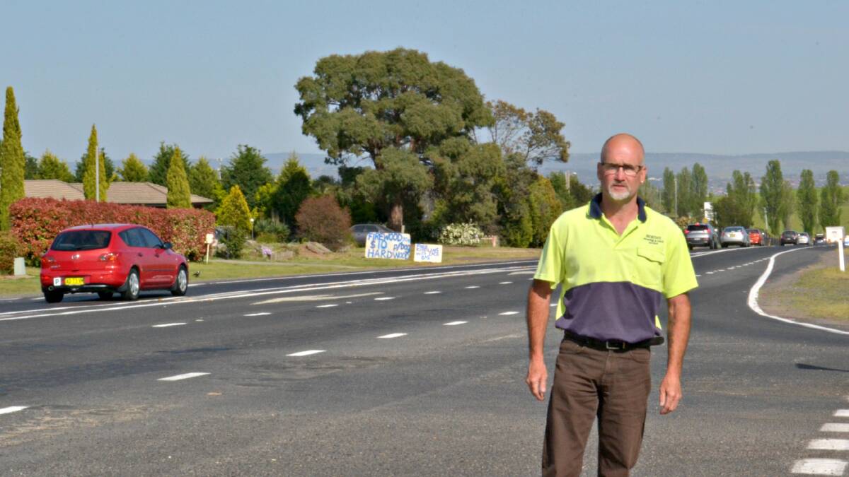 KEEP IT GOING: Councillor Ian North on the Great Western Highway at Raglan.	 100715rfnorth2