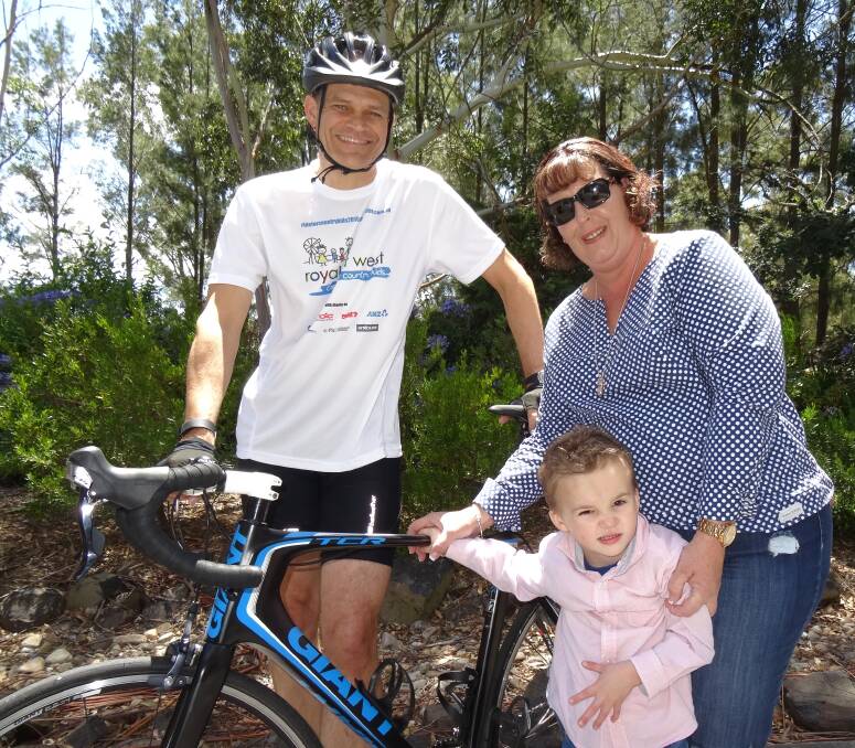 RIDING FOR KIDS: Professor Andrew Vann with Bathurst’s Darcy and Sonia Nunan. Photo: SUPPLIED 020816ride