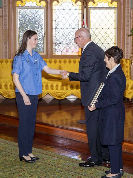 A ROYAL AWARD: Bobbi Ralls receives the Queen's Guide Award from NSW Governor David Hurley and wife Linda Hurley. Photo: SUPPLIED