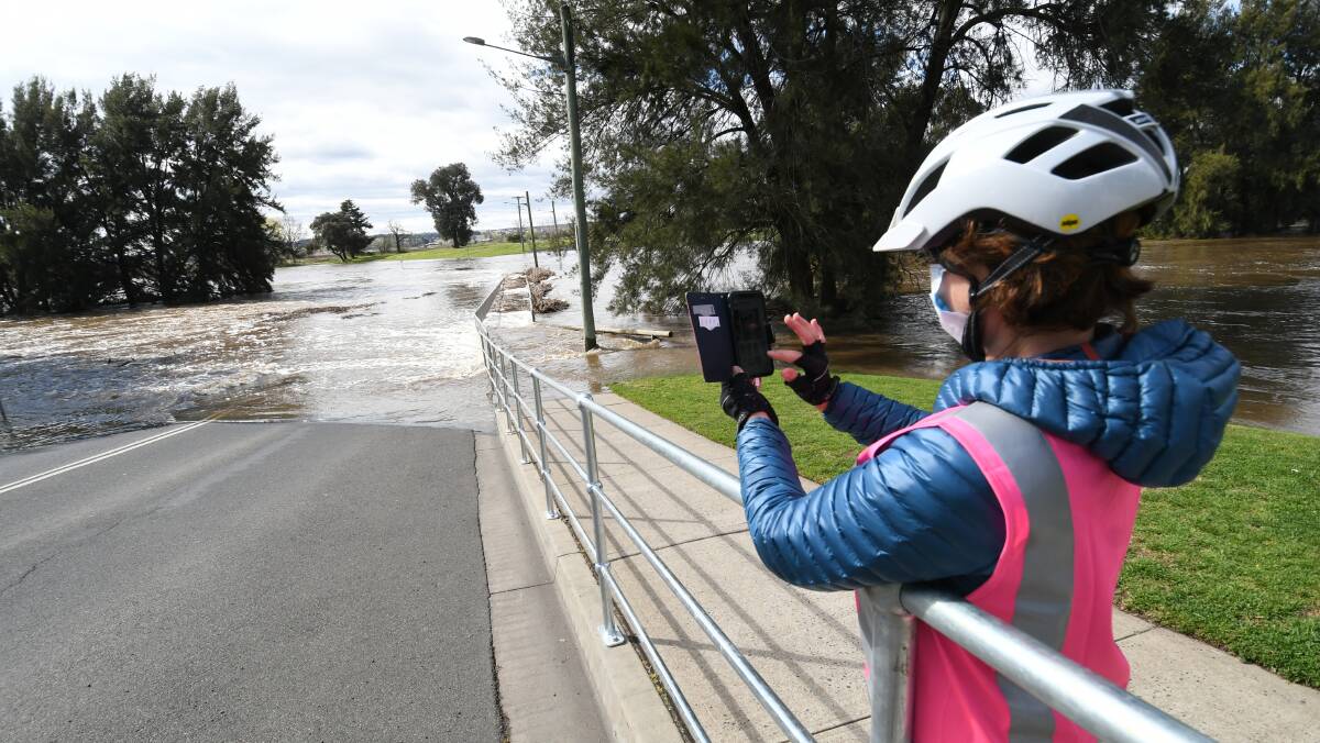 A BIT WET: The Macquarie River peaked near five metres on August 25 after Bathurst recorded 42.8 millimetres of rain in the preceding 24 hours. Photo: CHRIS SEABROOK