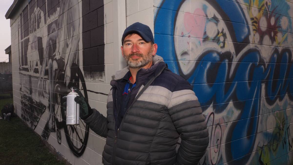 Bathurst artist Stephen 'Sven' Rogers is transforming local walls and laneways one mural at a time. Photo: SAM BOLT