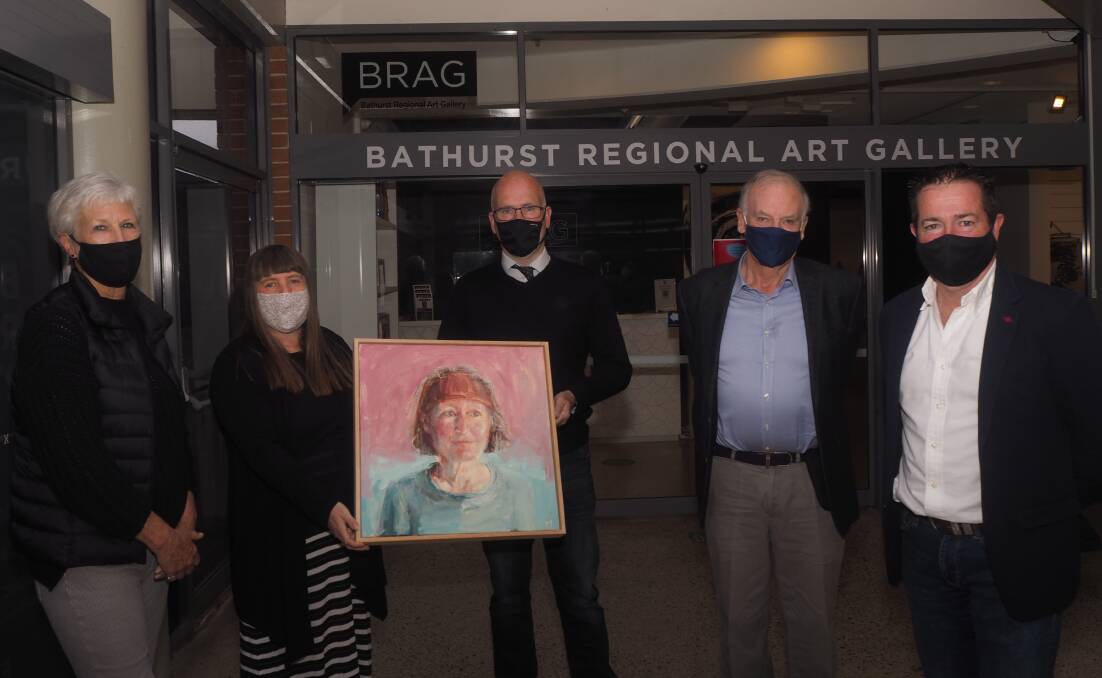 ART FAIR: BRAGS president Annette Crothers, local artist Nic Mason, mayor Ian North, publicity officer Max Wilson and Bathurst MP Paul Toole.