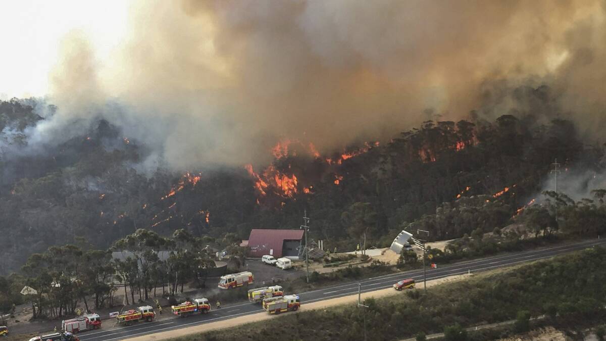 The Grose Valley fire in the Blue Mountains area of Lithgow and Blackheath last Saturday. Photo: AUSTRALIAN DEFENCE FORCE