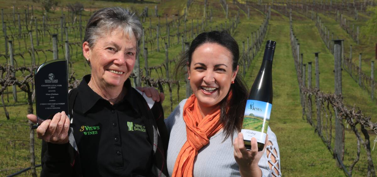 WINE TIME: 3 Views Wines vigneron Ruth Anderson and Bathurst Regional Vignerons Association's Michelle Kerr are set for the wine show. Photo: PHIL BLATCH 100616pbwine3