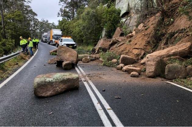 CLOSED: A large rockfall on Monday morning and predicted heavy rainfall has closed Jenolan Caves Road in two sections. Photo: TRANSPORT FOR NSW