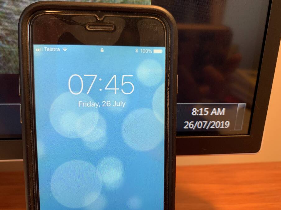 TIME DELAY: Telstra customers found they had a 30 minute delay on their mobile phones on Friday morning. Photo: NADINE MORTON