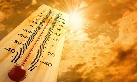 HOT DAYS: NSW Health has a number of messages when it comes to staying healthy during heatwaves and extended periods of heat. Photo: FILE
