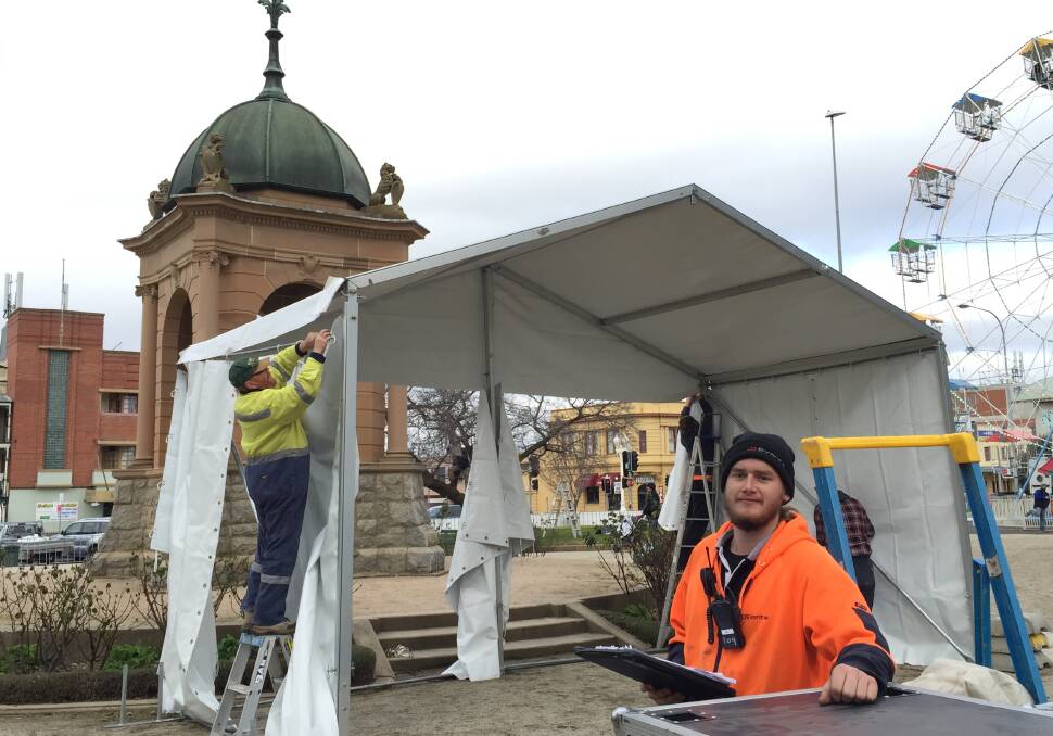 SET UP: Jason Ferguson from JD Events is in town for the extensive set up of the Bathurst Winter Festival which starts on Saturday. Photo: NADINE MORTON 070216nmsetup1