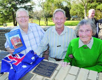 REUNION: Western Stores author Alan McRae, former Western Stores Bathurst manager Nevil Barlow  (1965 -82) and former staff member Olive Littlefield at the unveiling of the Western Stores plaque yesterday. Photo: CHRIS SEABROOK 052310cplaque1