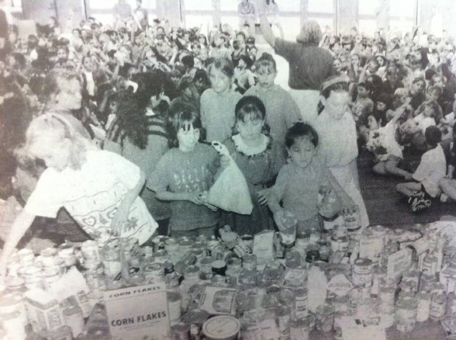 From the Western Advocate, December 1995. Kelso Public Students prepare for the Christmas Hamper Appeal.