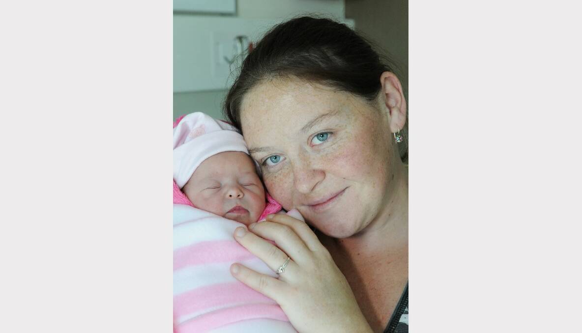 Jaidyn Leigh McMahon-Winter was born on May 30 to doting parents Laura Jackson and Randall McMahon-Winter. Photo: ZENIO LAPKA 053113zbub2