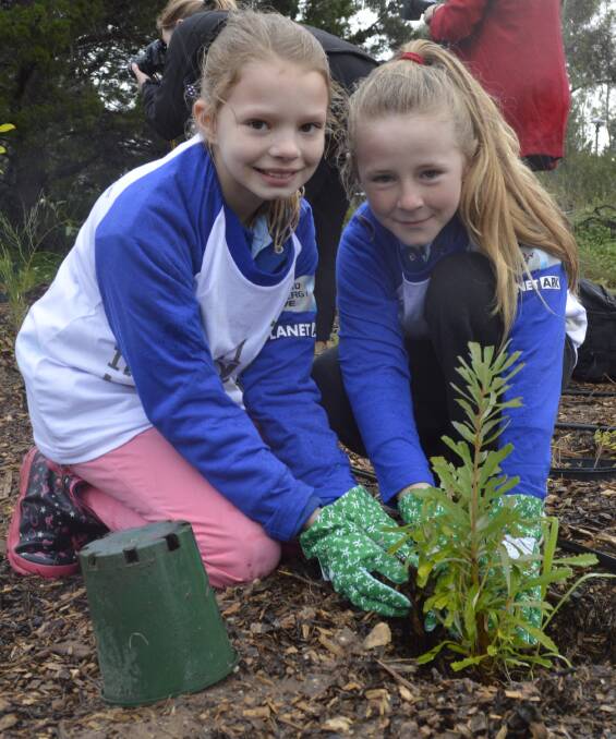 DIG IN: Lend your green thumb and helping hand at a community tree planting day. Native trees, shrubs and grasses will be planted along the riverbank to improve the health of the Macquarie River. It will be held from 9am until lunch at Rankens Bridge Park, Eglinton Road, Abercrombie. For more information, call Council’s Recreation Section on 6333 6285 or visit the Sustainable Bathurst Facebook page.